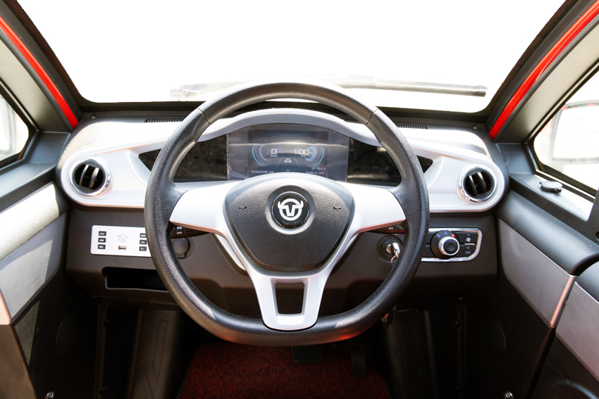 Elektromos autó UNIZDRAV MiniCar