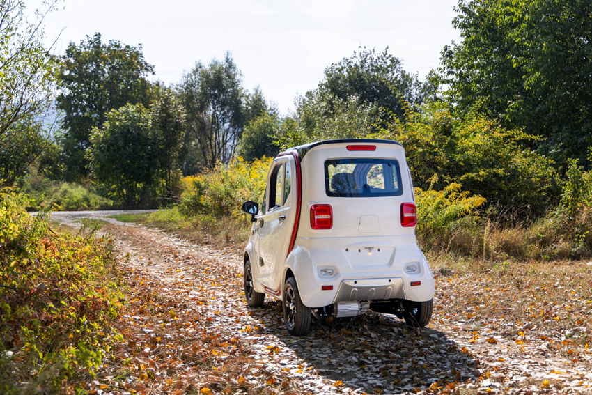Elektromos autó UNIZDRAV MiniCar