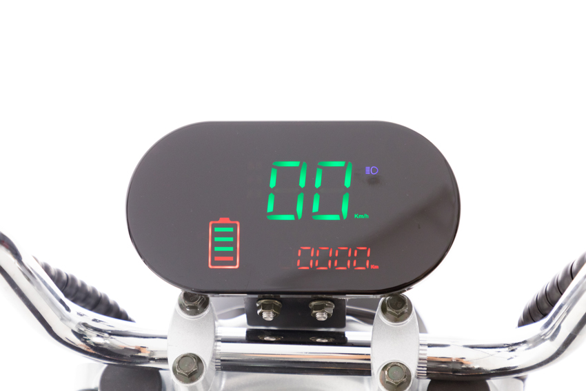 Elektromos Chopper UNIZDRAV PRO háromkerekű - erős 2000 W-os motor