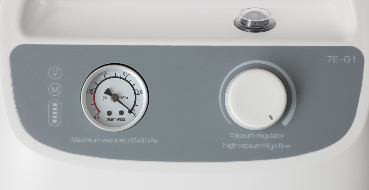 Hordozható váladékszívó Yuwell 7E-G1, 27 l/perc, tölthető