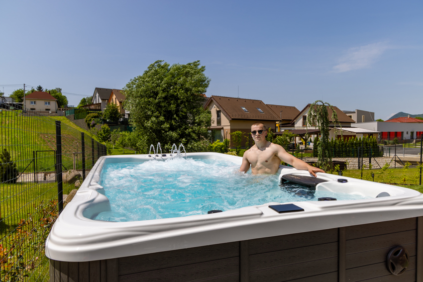 Pezsgőfürdő SwimSpa LUX Balboa USA