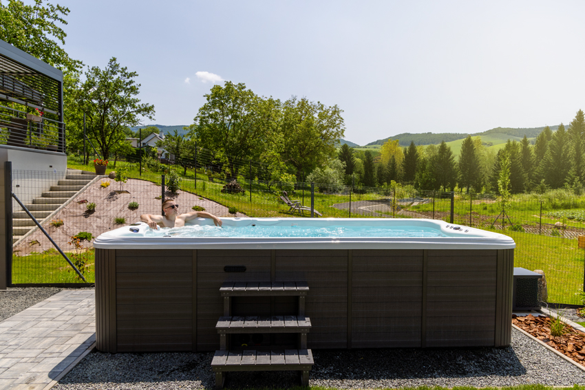 Pezsgőfürdő SwimSpa LUX Balboa USA
