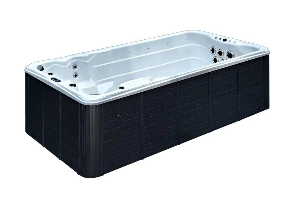 Vířivka na terasu s protiproudem.