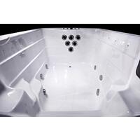 Pezsgőfürdő SwimSpa LUX Balboa USA