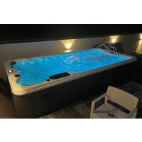 Pezsgőfürdő SwimSpa LUX Balboa USA