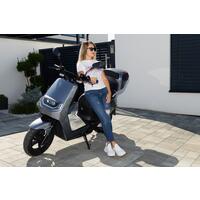 Elektromos robogó UNIZDRAV e-City – 60 km hatótávval