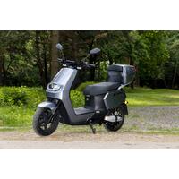 Elektromos robogó UNIZDRAV e-City – 60 km hatótávval