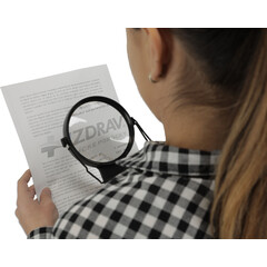 Nyakba akasztható nagyító