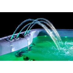 Pezsgőfürdő SwimSpa LUX Balboa USA