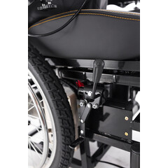 Elektromos kerekesszék függőleges emeléssel