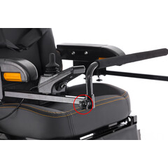 Elektromos kerekesszék függőleges emeléssel