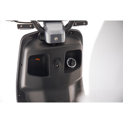 Elektromos robogó UNIZDRAV e-City 120 km-es hatótávval