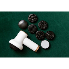 8 az 1-ben masszázskészülék LCD kijelzővel