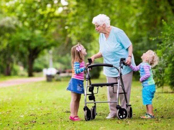 Hogyan könnyítsük meg az idősek mozgását