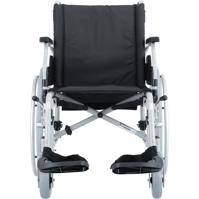 Könnyűszerkezetes kerekesszék állítható súlyponttal