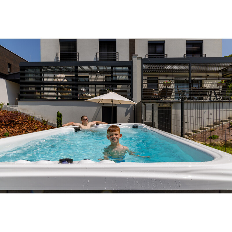 Pezsgőfürdő SwimSpa LUX Balboa USA
