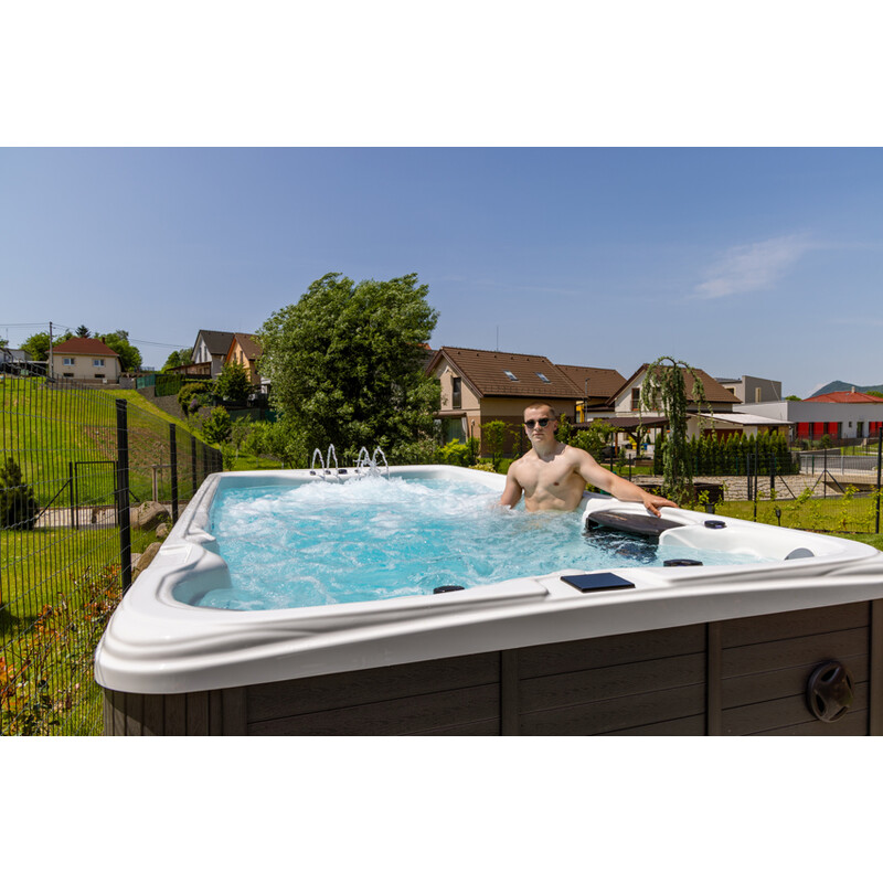 Pezsgőfürdő SwimSpa LUX Balboa USA