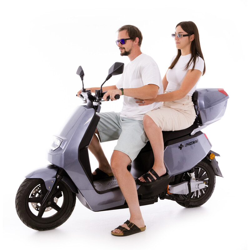 Elektromos robogó UNIZDRAV e-City – 60 km hatótávval