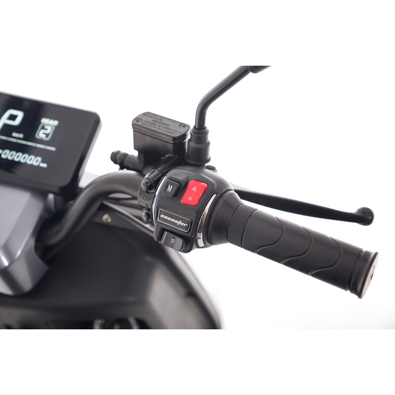 Elektromos robogó UNIZDRAV e-City 120 km-es hatótávval