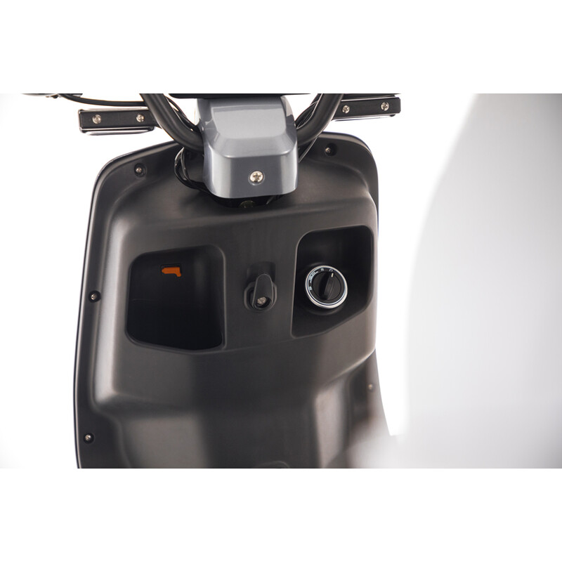 Elektromos robogó UNIZDRAV e-City 120 km-es hatótávval