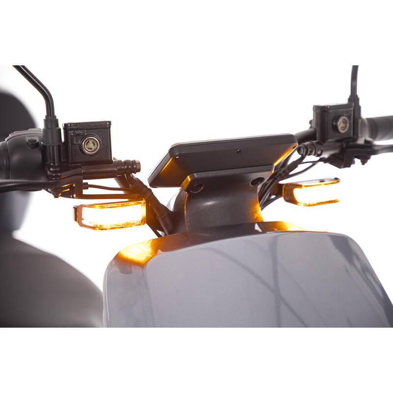 Elektromos robogó UNIZDRAV e-City 120 km-es hatótávval