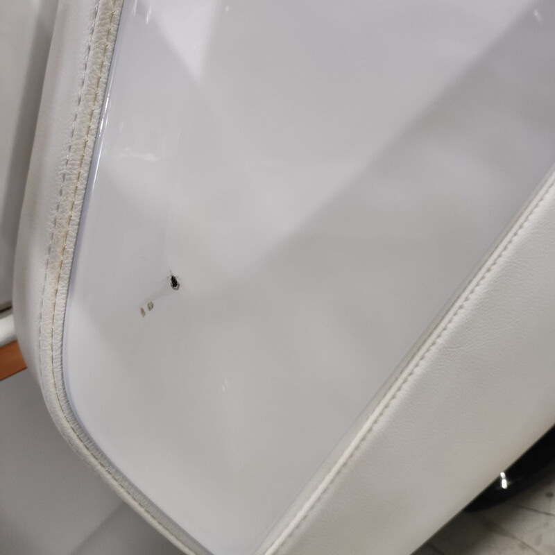 Elektromos masszázsfotel Prestige 3D MASSAGER ionizátorral, fehér (Használt darab)