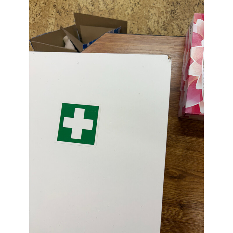 Falra szerelhető fából készült elsősegélydoboz-Töltet nélkül (Használt darab)