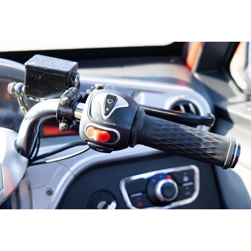 Elektromos háromkerekű robogó UNIZDRAV MiniCar (Használt darab)