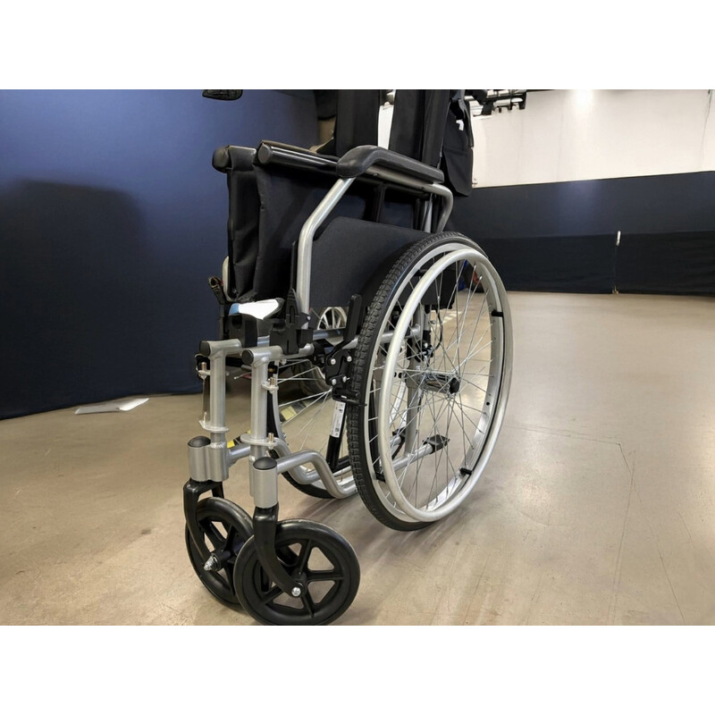 UNIZDRAV LIGHT könnyűszerkezetes kerekesszék- HASZNÁLT