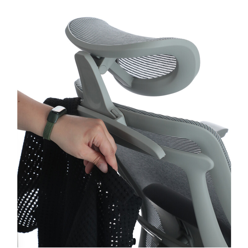 Ergonomikus irodai szék lábtartóval UNIZDRAV